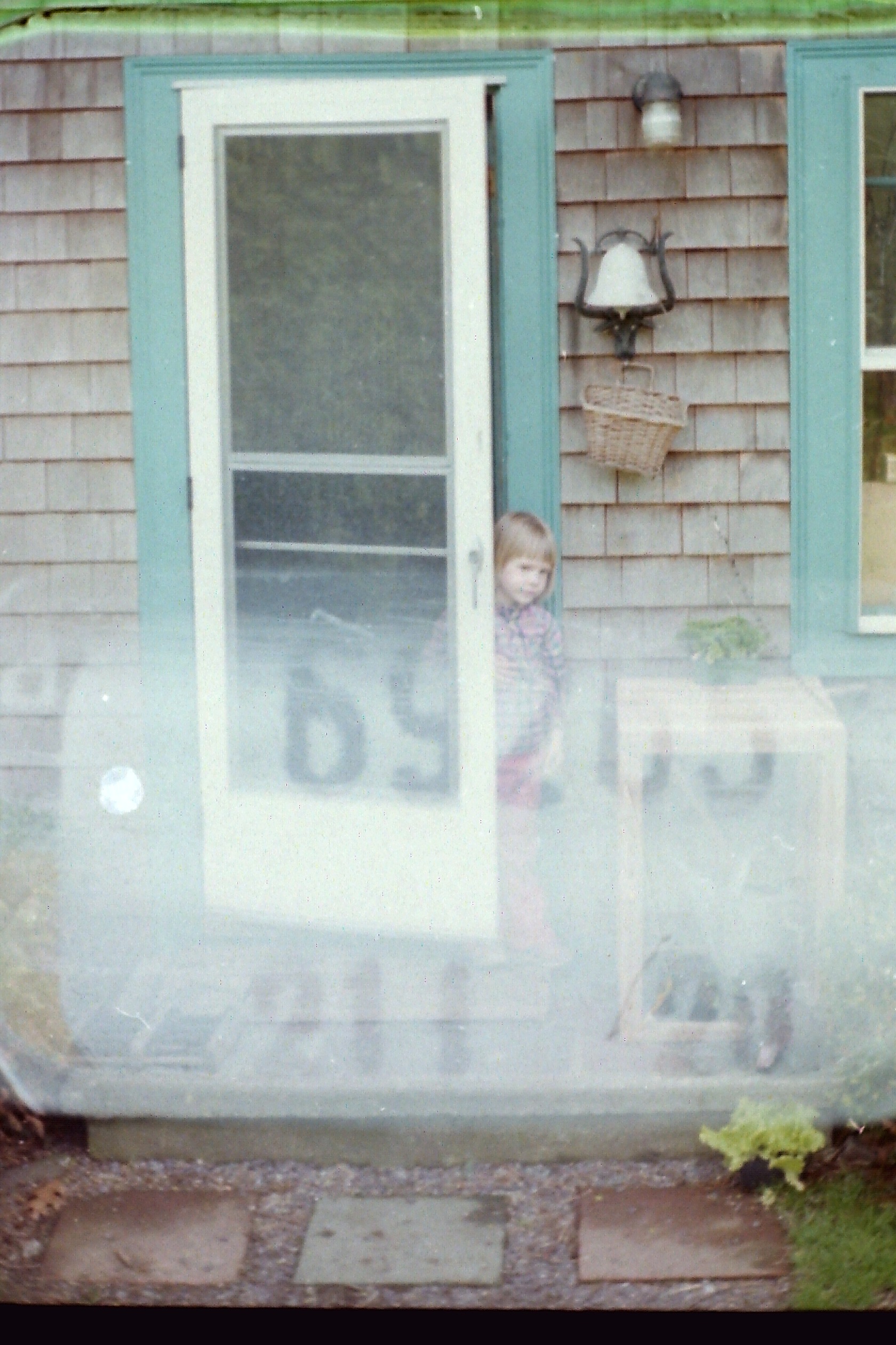 1985-05_P31 madeTable1985-05